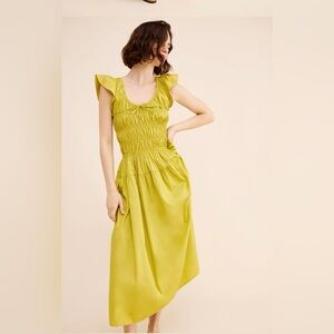 Brand new ruffled sleeve shirred midi moon river dress with tags